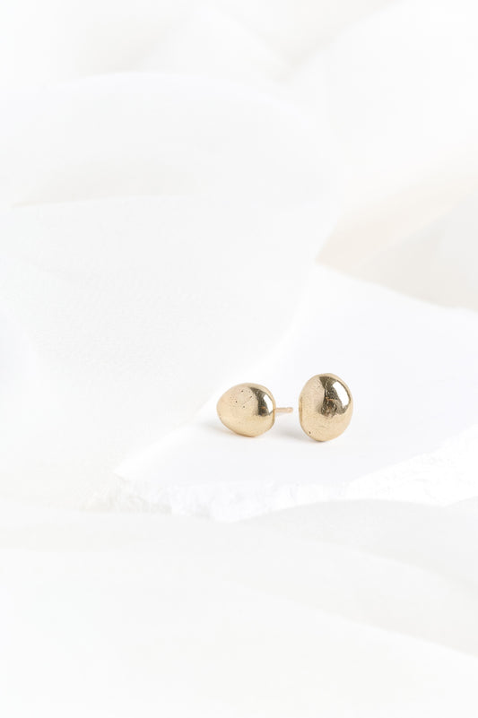 Gold River Pebble Studs